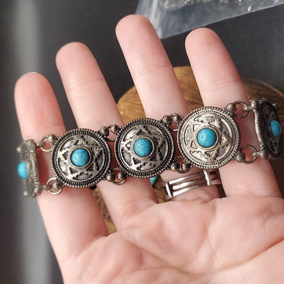 B2230 - Picture 1 of 2